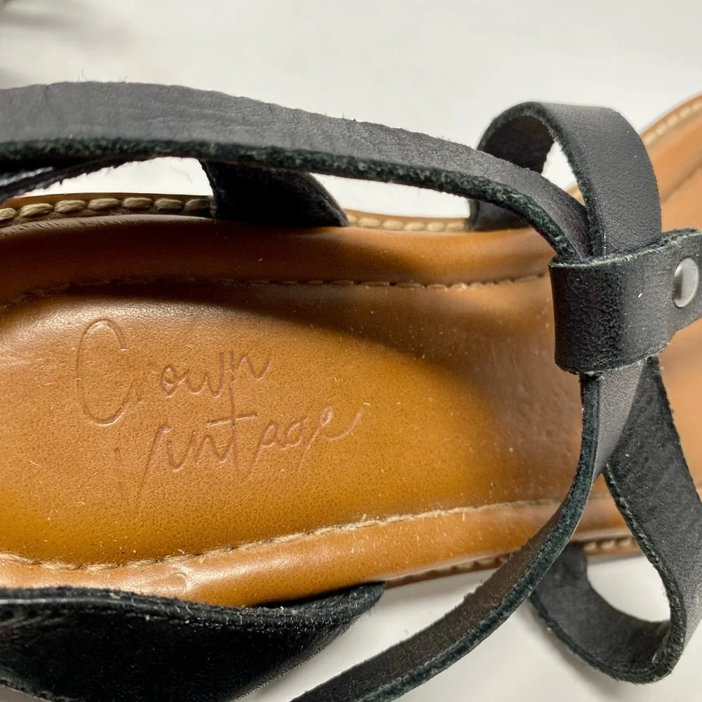 Women’s Crown Vintage Black and Tan Sandals Size 7